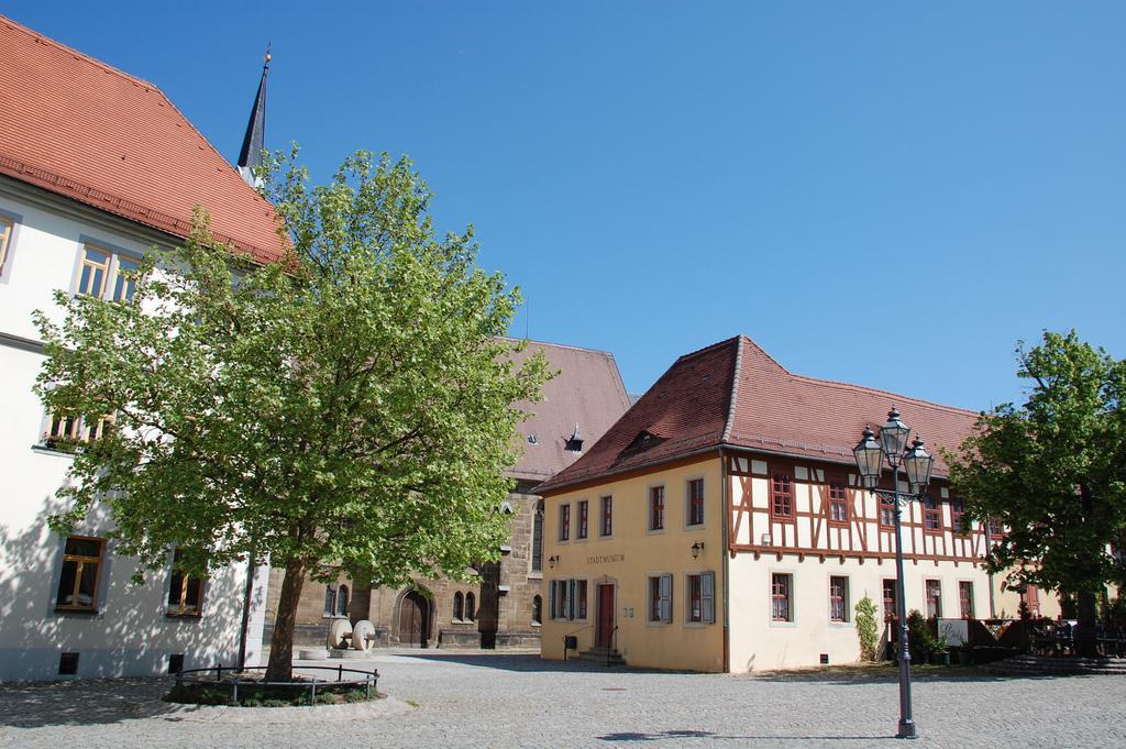 Hotel & Cafe Mohrenbrunnen Eisenberg  Buitenkant foto